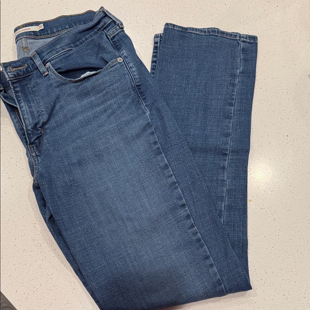 Levi's Women's Straight Leg Jeans in Blue